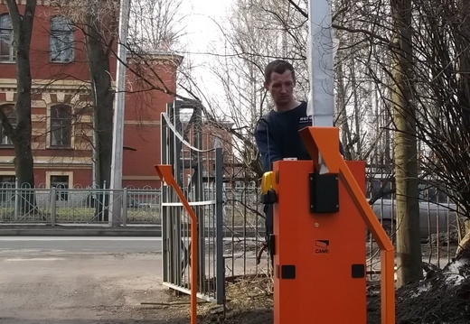 Установка шлагбаума